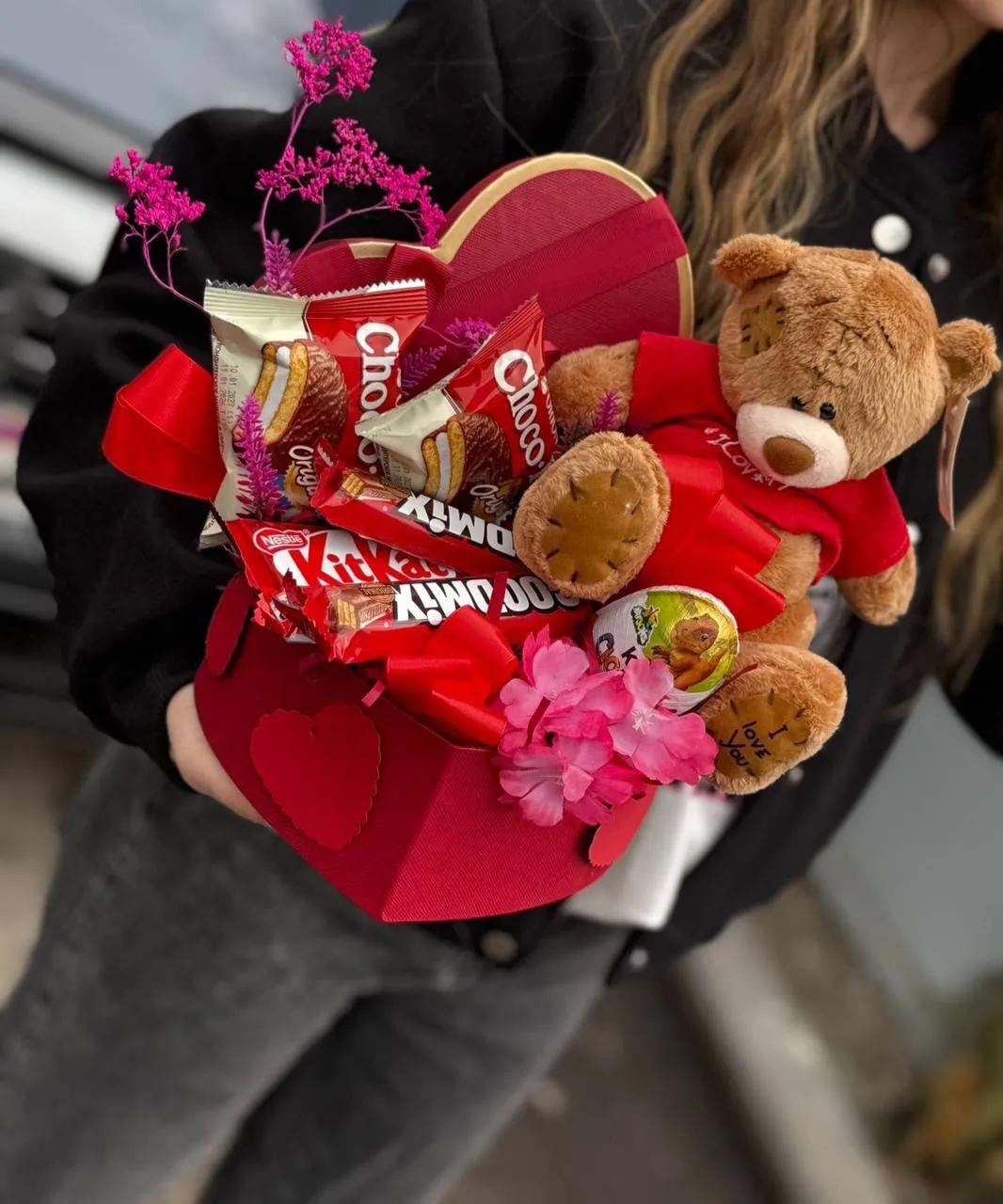 Sweetness in a heart-shaped box | ծաղիկներ, ծաղկեպսակներ, բույսեր Երևան