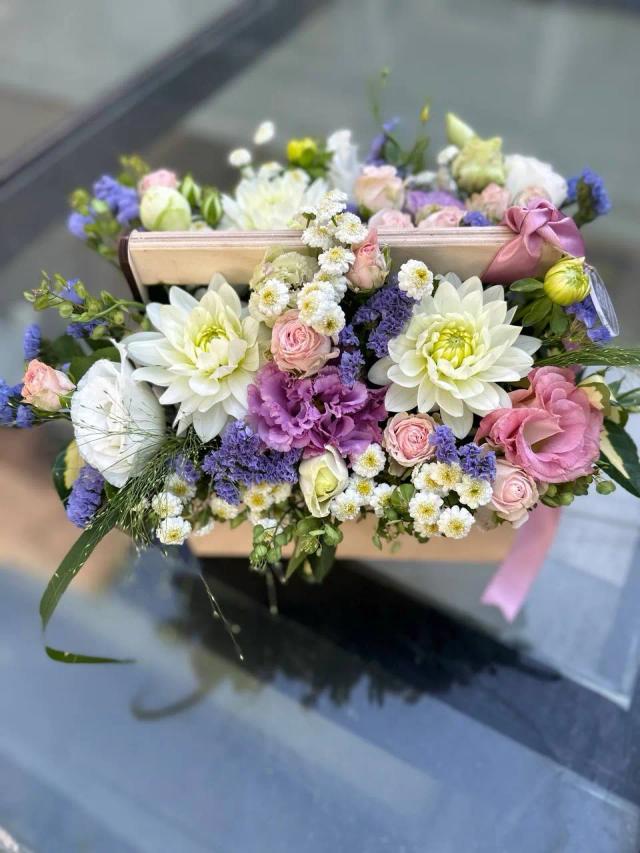 Floral mix in a box | ծաղիկներ, ծաղկեպսակներ, բույսեր - առաքում Երևան Floral mix in a box | ծաղիկներ, ծաղկեպսակներ, բույսեր - առաքում Երևան