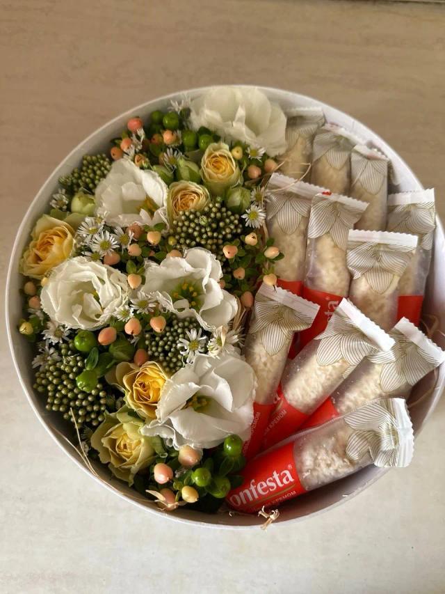 Box "Smile" | ծաղիկներ, ծաղկեպսակներ, բույսեր - առաքում Երևան Box "Smile" | ծաղիկներ, ծաղկեպսակներ, բույսեր - առաքում Երևան
