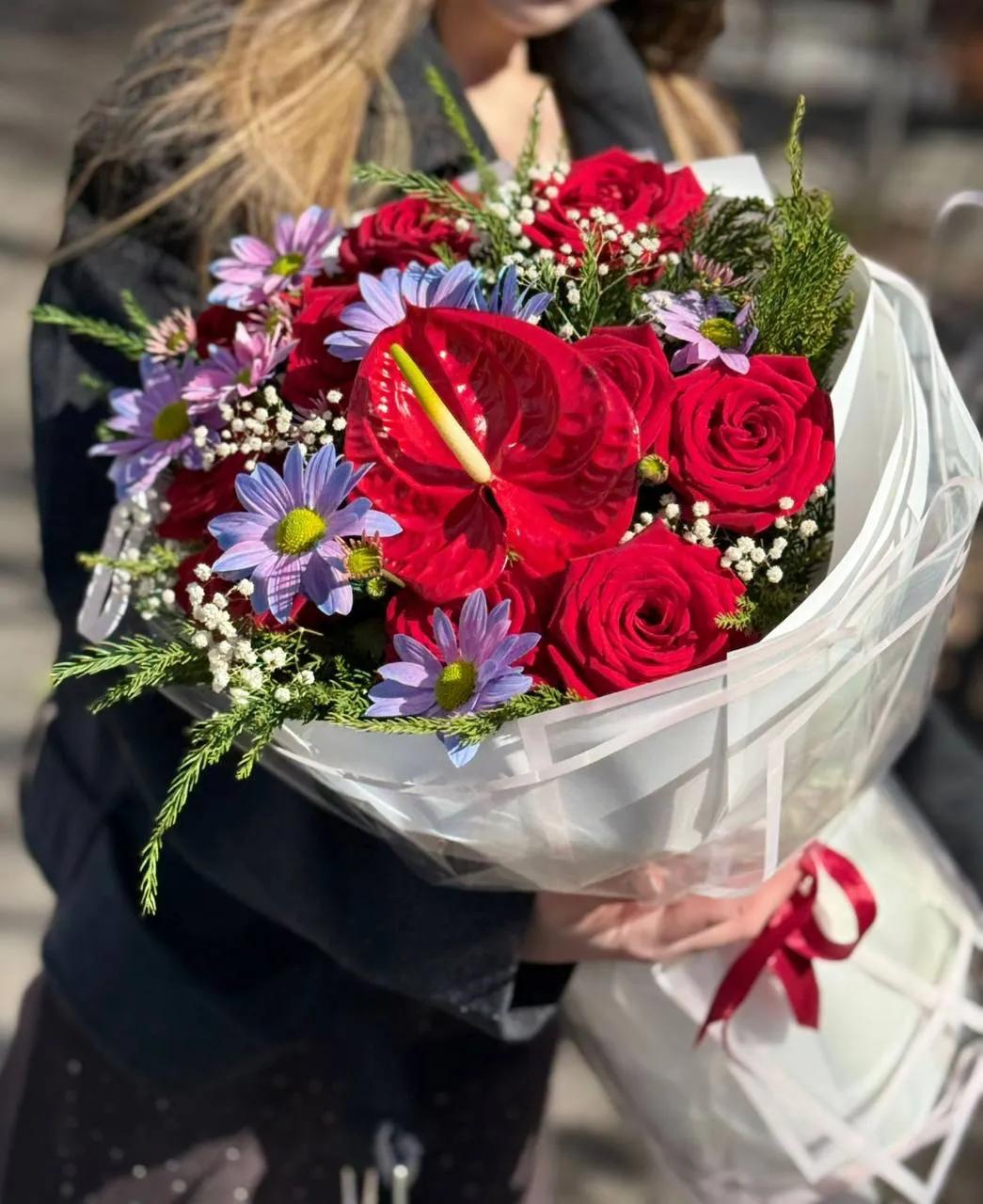 Red bunch | ծաղիկներ, ծաղկեպսակներ, բույսեր - առաքում Երևան Red bunch | ծաղիկներ, ծաղկեպսակներ, բույսեր - առաքում Երևան
