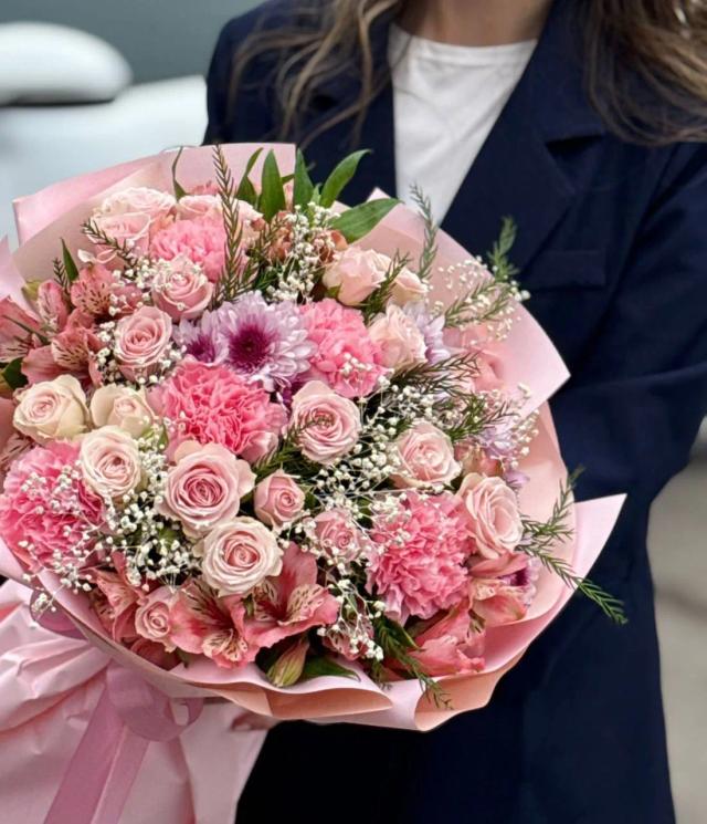 Pink fluffy bunch | ծաղիկներ, ծաղկեպսակներ, բույսեր - առաքում Երևան Pink fluffy bunch | ծաղիկներ, ծաղկեպսակներ, բույսեր - առաքում Երևան