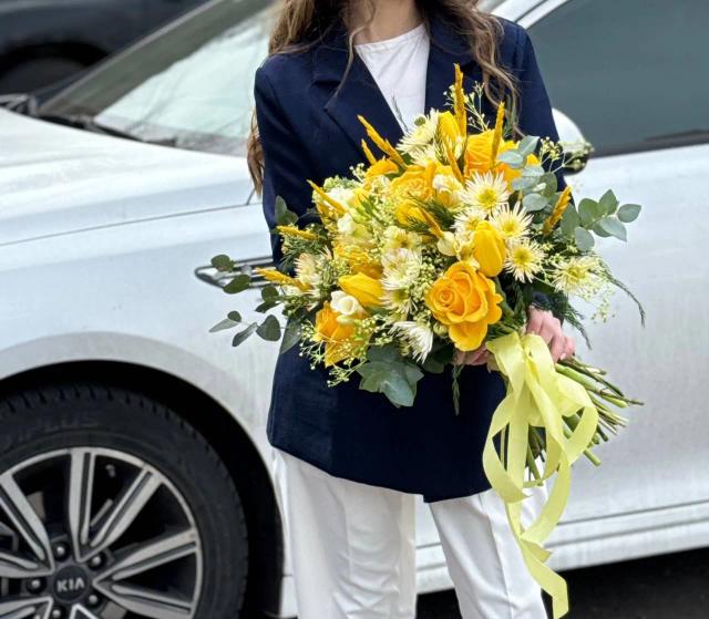 Yellow elegant bouquet | ծաղիկներ, ծաղկեպսակներ, բույսեր - առաքում Երևան Yellow elegant bouquet | ծաղիկներ, ծաղկեպսակներ, բույսեր - առաքում Երևան